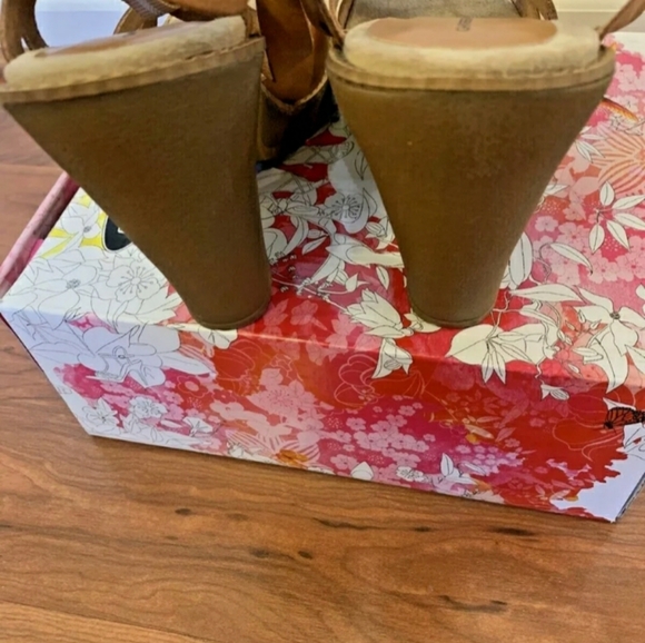 CHINESE LAUNDRY Massive sandal platform light tan - Picture 3 of 4